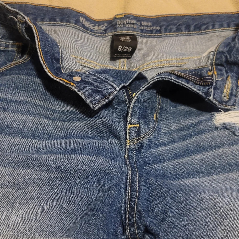Shorts - Picture 3 of 3